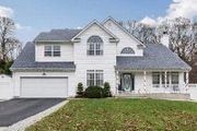 3 Beechwood Ct.