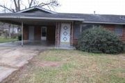 5635 East Cir. Dr.