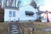 216 Kenwood Blvd.